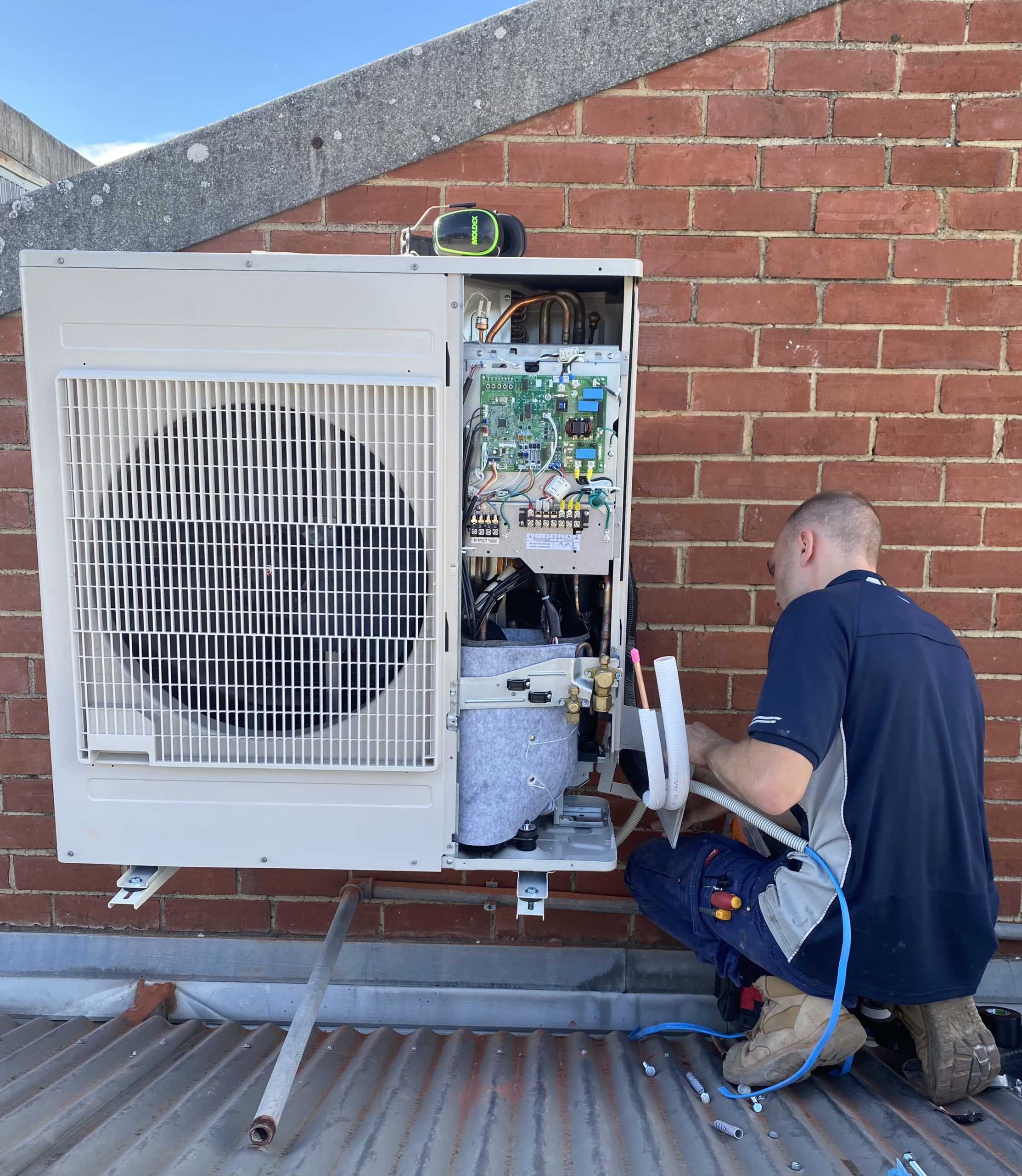 Ducted air conditioning installation for whole home climate control